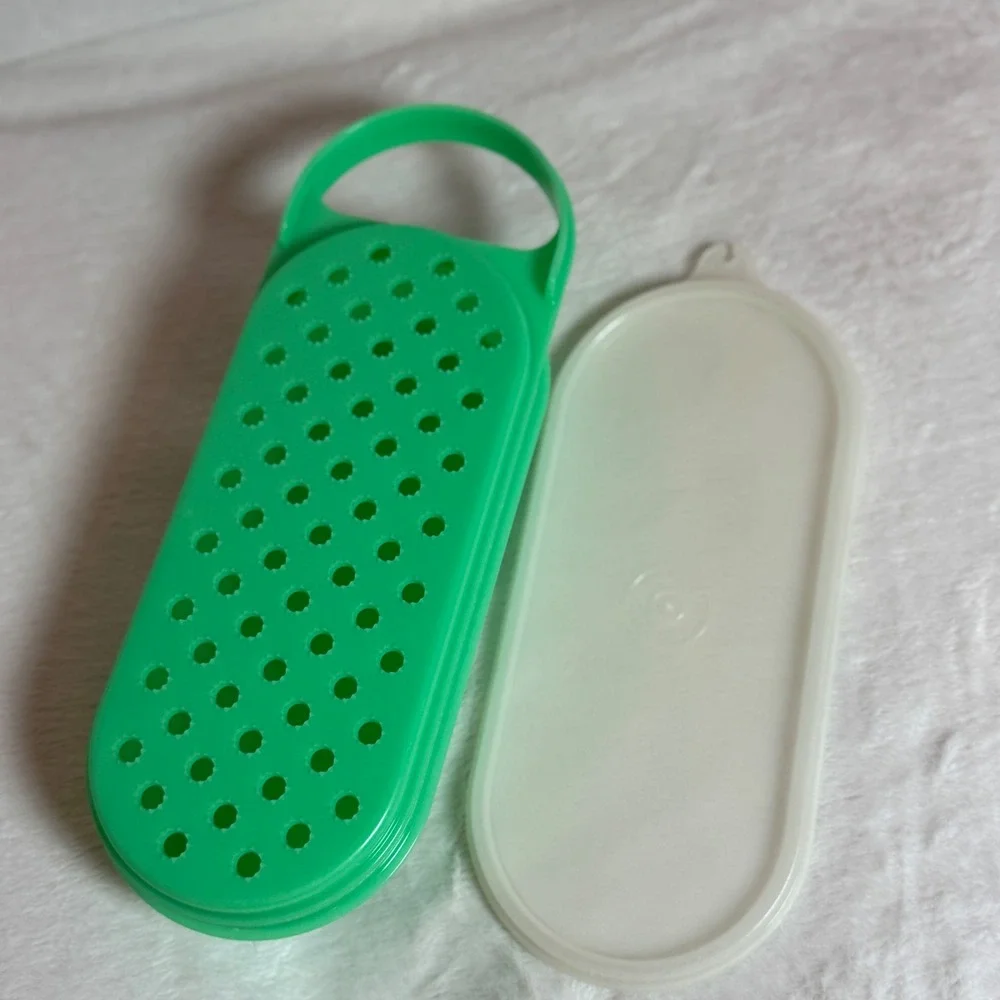 Vintage Tupperware 1376-15 Green Cheese Grater Storage Container With Lid